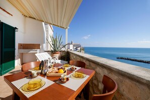 Outdoor dining - Terrazza Ripa by BarbarHouse (Vieste)