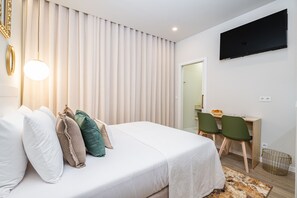 1 bedroom, iron/ironing board, travel cot, free WiFi