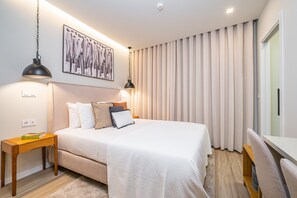1 habitación, tabla de planchar con plancha, wifi gratis y ropa de cama