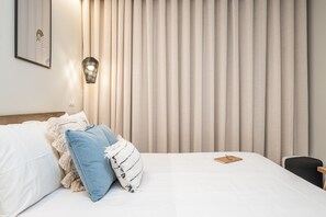 1 slaapkamer, een strijkplank/strijkijzer, reisbedje, gratis wifi