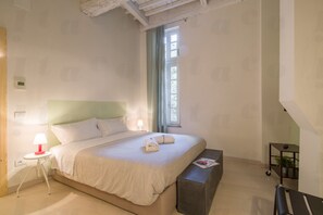 2 bedrooms, iron/ironing board, travel crib, free WiFi