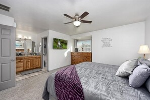 3 habitaciones, tabla de planchar con plancha y cuna de viaje 