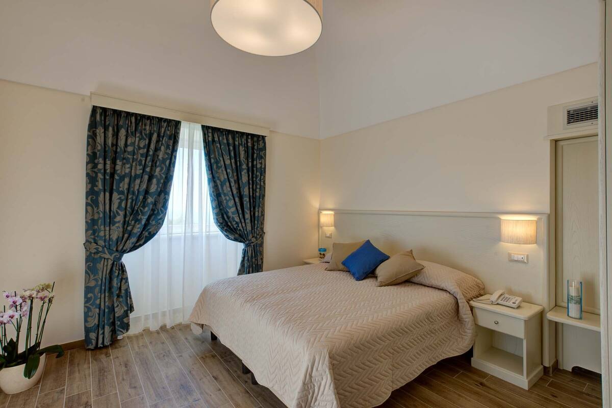 Coffres-forts dans les chambres, Wi-Fi gratuit