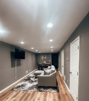 Interior - Cozy home located 1 mile for Johns Hopkins and Inner Harbor (Baltimore)