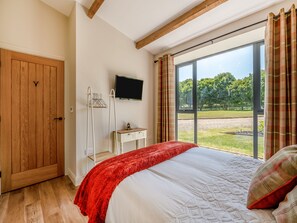 4 bedrooms, free WiFi, bed sheets