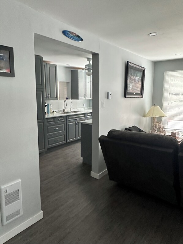 Fernseher, Computerbildschirme, Drucker