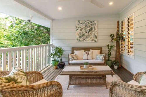 Charming Queenslander with Pool – Perfect Family or Friends Getaway in Cairns