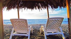 Private beach, white sand - Exclusive Apartasuites Reserva del Mar (Santa Marta)