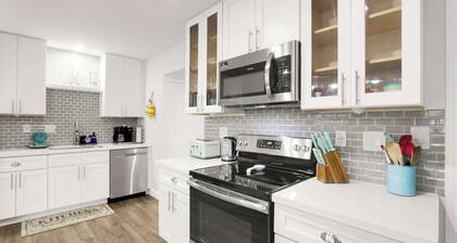 Ocean | 5 Beds, Pickleball, Arcade, Grill & Beach!