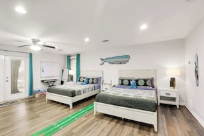4 bedrooms, desk, iron/ironing board, travel crib