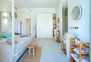 5 habitaciones, tabla de planchar con plancha, wifi y ropa de cama 