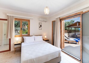 3 chambres, fer et planche à repasser, Wi-Fi, draps fournis