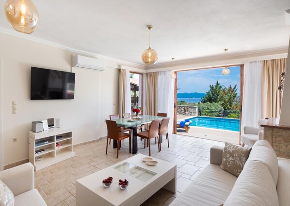 Smart TV, DVD player