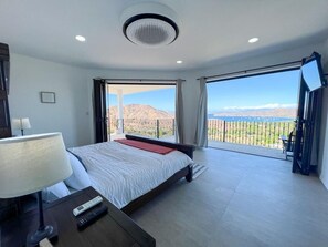 4 bedrooms, in-room safe, iron/ironing board, free WiFi