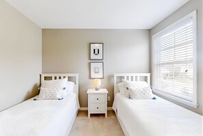 3 عدّة غرف نوم ومكواة/لوح كي وواي فاي مجانًا وملاءات أسرّة