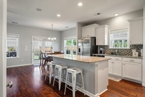 Fridge, microwave, oven, stovetop - Angel Oak Retreat – Elegant 3BR Johns Island Home, Near Beaches, Full Amenities (Charleston)