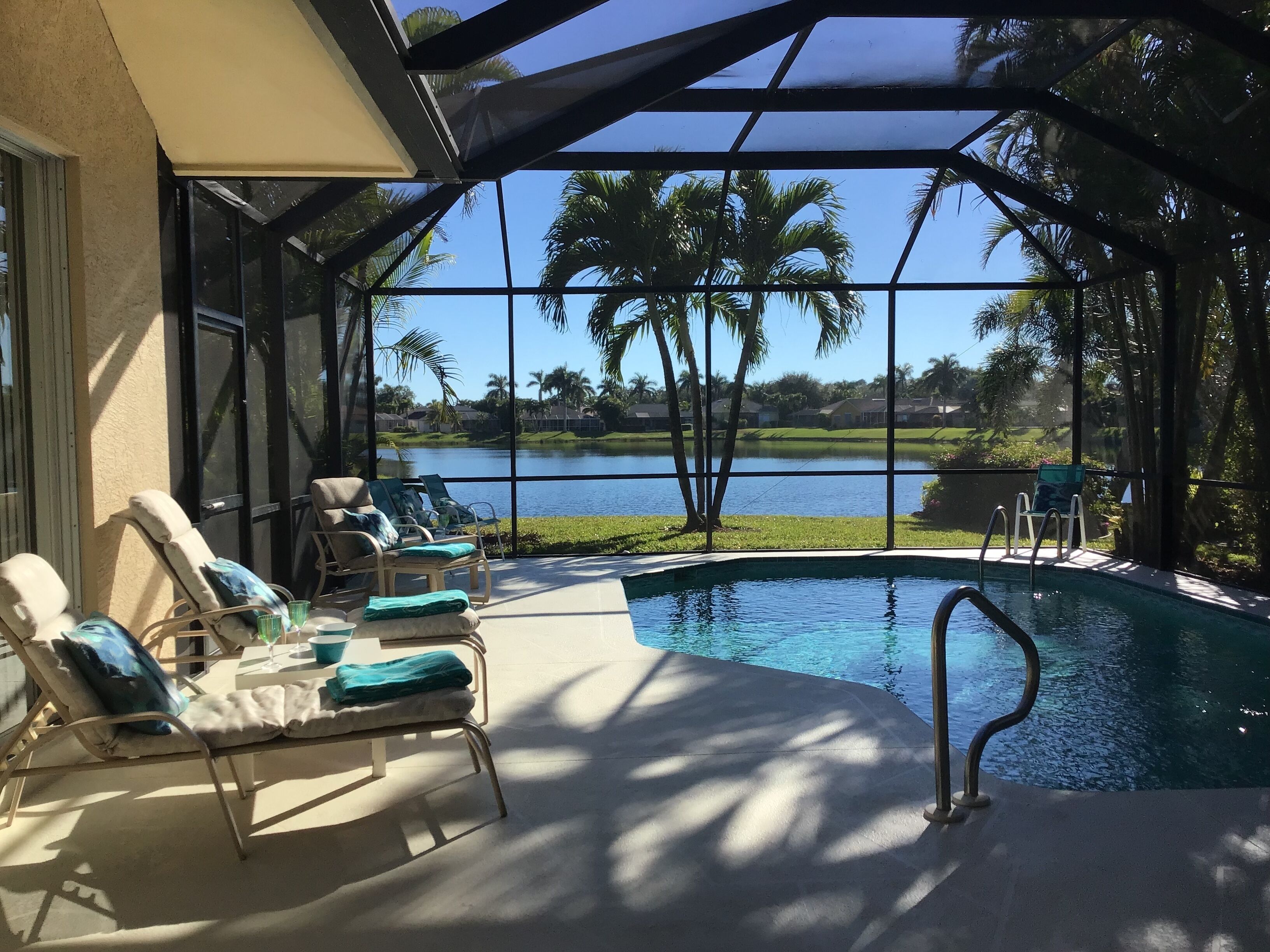 Naples house with Lakeview and pool in  secure+desirable area close to center