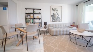 TV - Hacienda Casares Magnolia 1J (Casares)