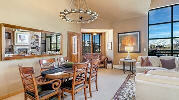 公寓客房, 3 間臥室 | 用餐區