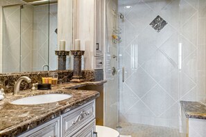 Condo, 3 Bedrooms | Bathroom | Towels, shampoo - 330 Chapel Square 3 Bedroom Condo by RedAwning (Avon)