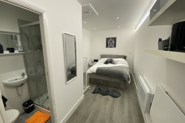 Studio | Free WiFi, bed sheets