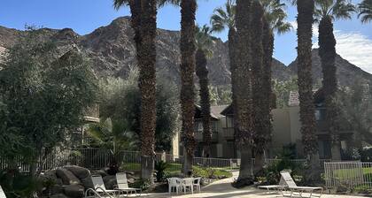 Fully Remodeled Desert Retreat!