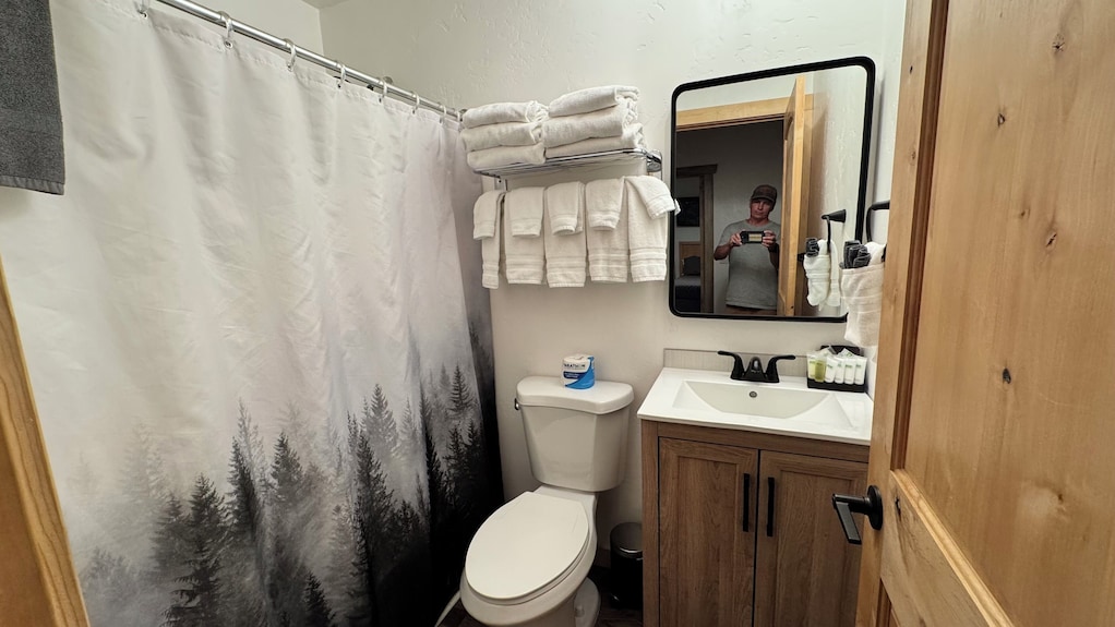 2 Bedroom Suite, Full Kitchen, Non-smoking - Cascade, ID