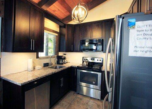 Tahoe Olympic 3 Bedroom Condo by RedAwning