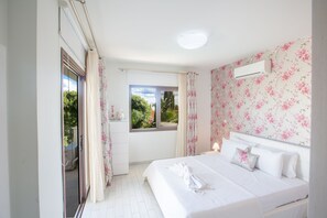 Villa, 4 slaapkamers, privézwembad, uitzicht op tuin | 4 slaapkamers