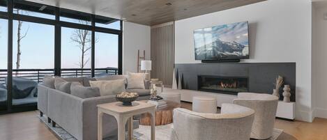 Televisión, chimenea