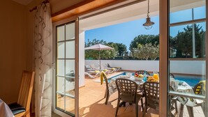 Outdoor dining - Modern villa near beach [86] (Lagos)