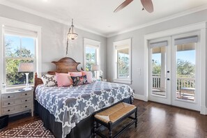 Maison, plusieurs lits, patio, vue jardin | Vue de la chambre
