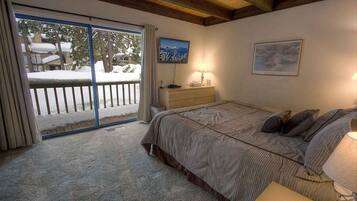 Condo, 3 Bedrooms | 3 bedrooms, free WiFi, bed sheets