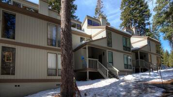 Condo, 3 phòng ngủ | Ngoại thất