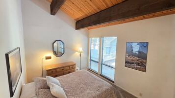 Condo, 3 Bedrooms | 3 bedrooms, free WiFi, bed sheets