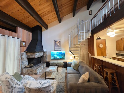 Spiral Staircase 4 Bedroom Home by RedAwning