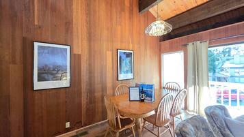 Condo, 3 Bedrooms | Dining