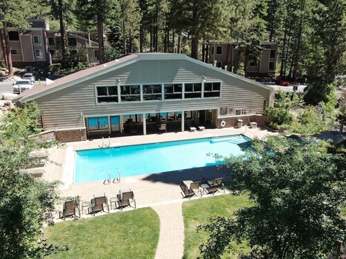 Tall Pines Retreat 4 Bedroom Condo by RedAwning