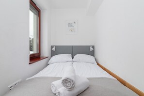 1 soverom, barnesenger og sengetøy