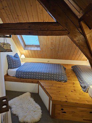4 bedrooms, desk, iron/ironing board, travel cot