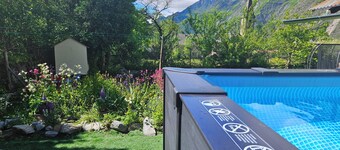 Sleeps 12-14 in beautiful mountain setting.