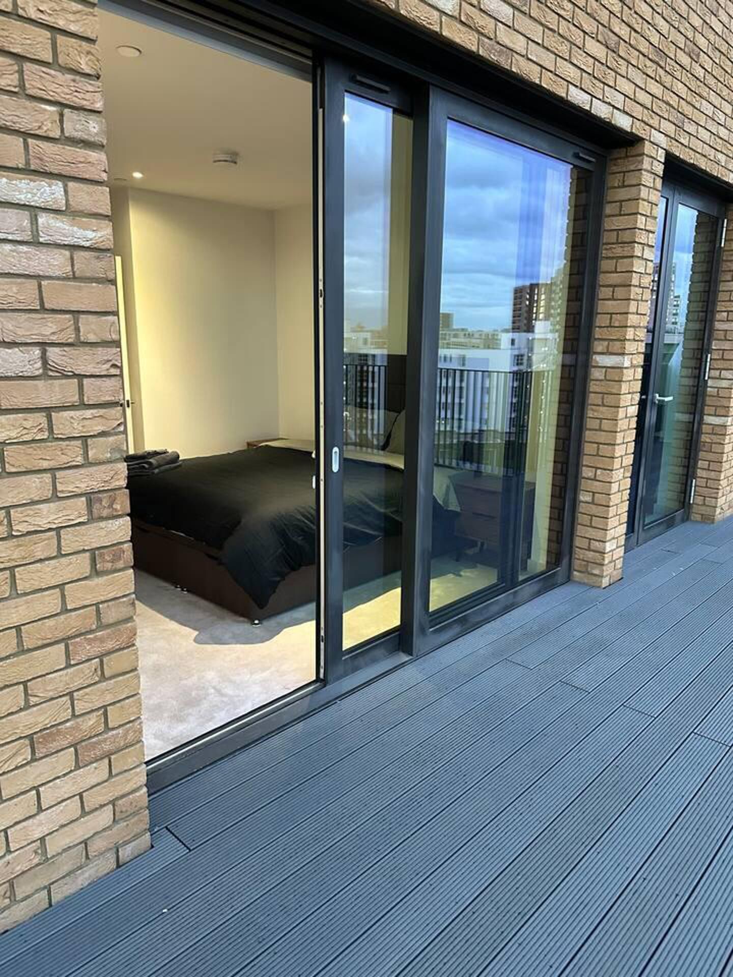 3 ห้องนอน, เตารีด/โต๊ะรีดผ้า, Wi-Fi ฟรี, ผ้าปูที่นอน