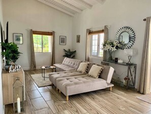 House | Living area - Stunning 3 Bed Villa, Balcony & Sea View (Bequia Island)