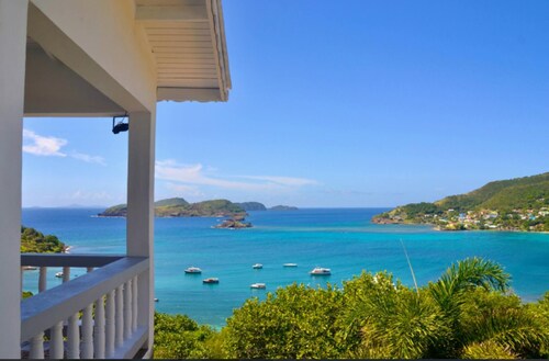 Stunning 3 Bed Villa, Balcony & Sea View