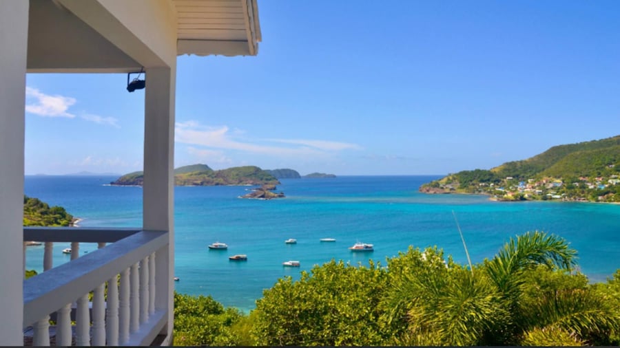 Stunning 3 Bed Villa, Balcony & Sea View