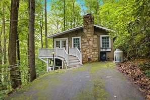 Chalet, 1 Bedroom | Exterior - Spring Creek Cottage 1 Bedroom Chalet by RedAwning (Sevierville)