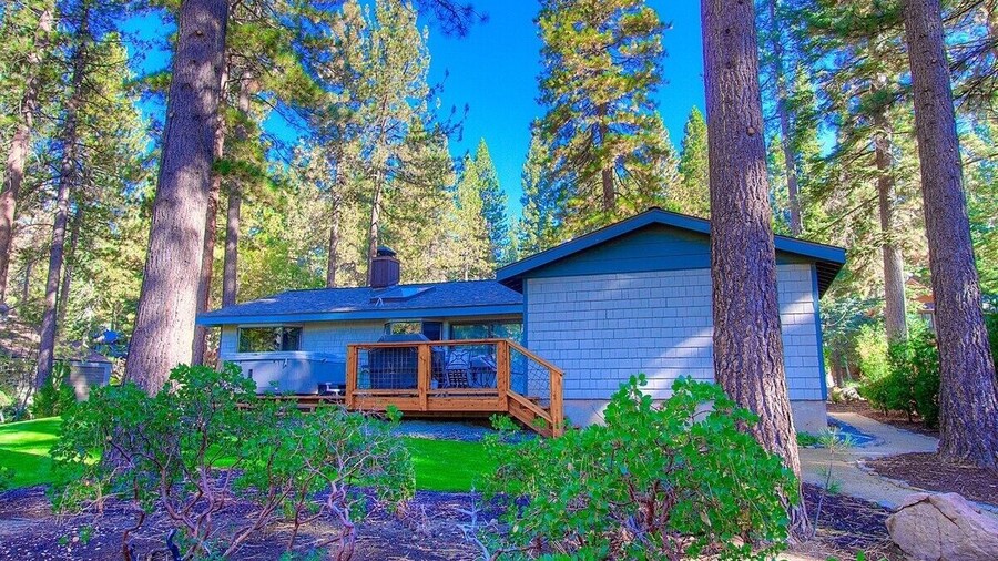 Blue Laulea 2 Bedroom Home by RedAwning