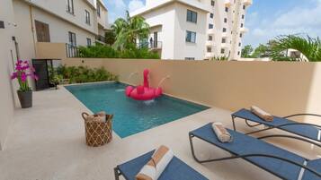 حمّام سباحة خارجي