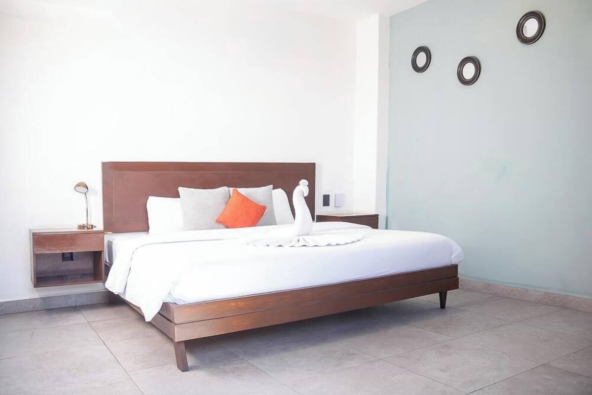 Coffres-forts dans les chambres, Wi-Fi gratuit, draps fournis
