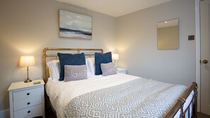 3 dormitorios, tabla de planchar con plancha, wifi gratis y ropa de cama